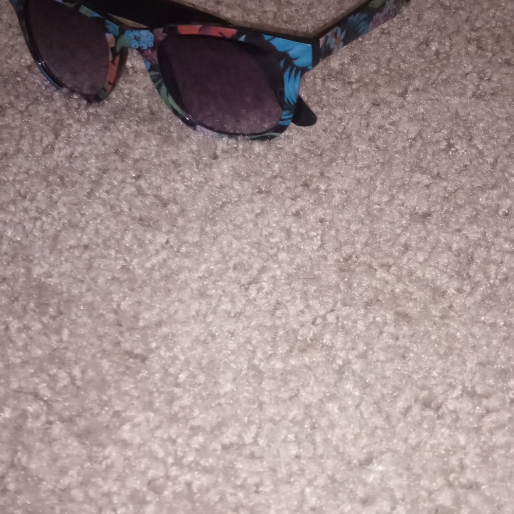 Floral print sunglasses